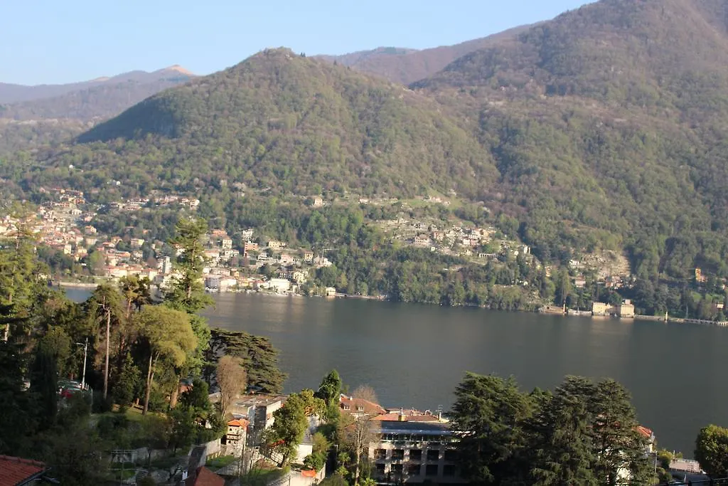 Larian Chalet Moltrasio Italien