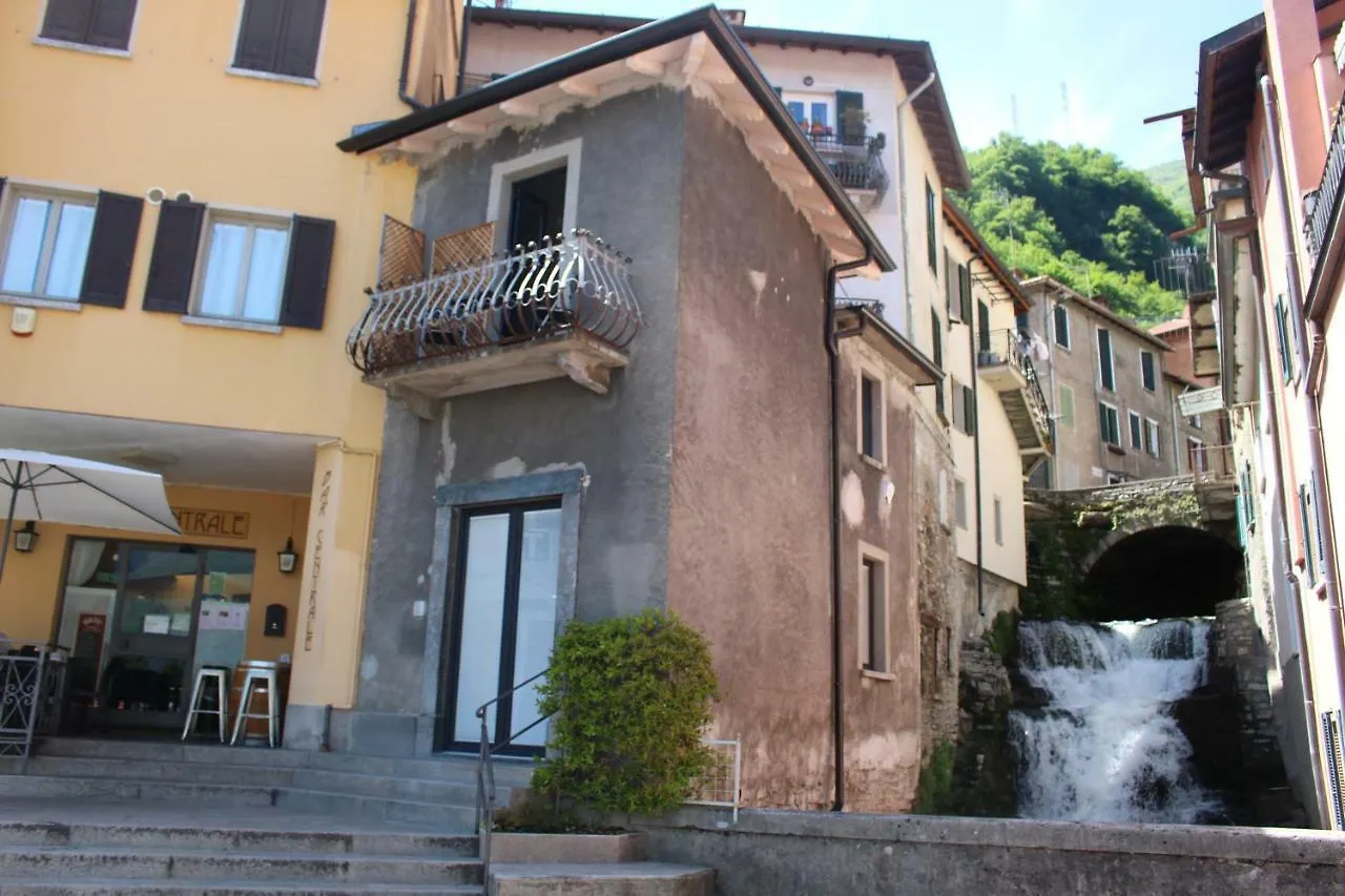 Larian Chalet Moltrasio Holiday home
