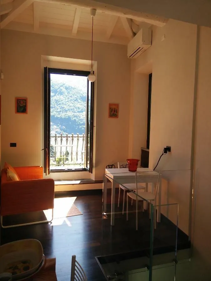 Larian Chalet Moltrasio Italien